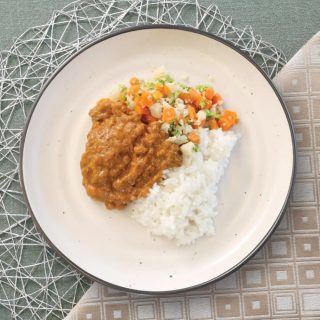 Dementia patients eating texture modified curry
